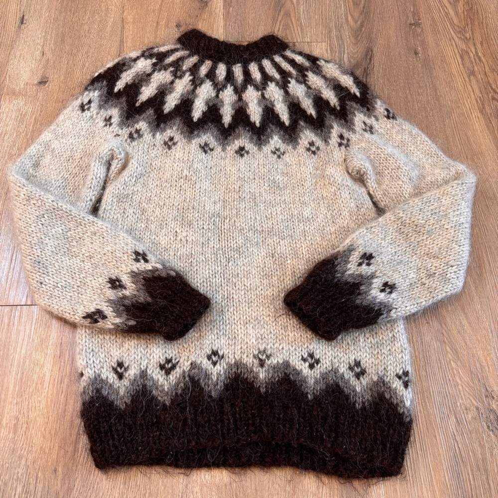 Fair Isle Icelandic Sweater. Authentic. All wool. - Picture 2 of 9